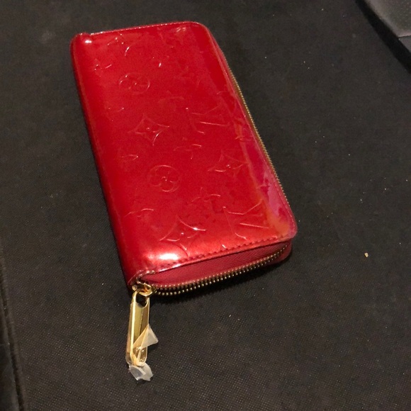 Authentic LV wallet with new hardware - Picture 1 of 6
